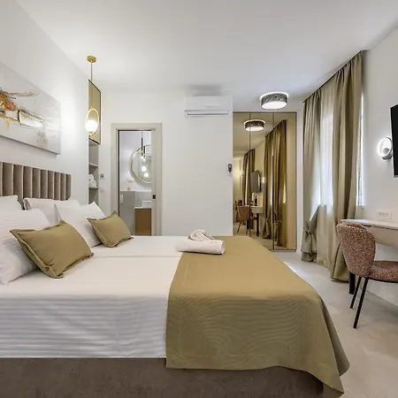 Antique Luxury 4*