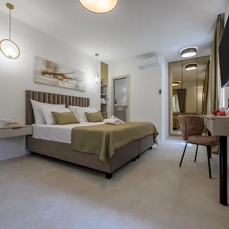 Antique Luxury Penzion Split