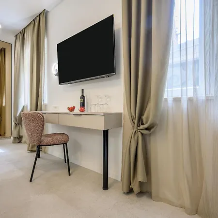 Antique Luxury 4*